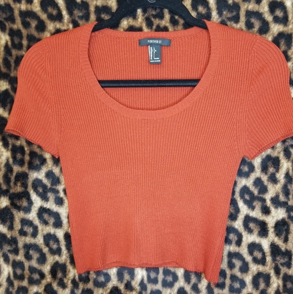 SOLD Burnt orange crop top - Picture 2 of 4